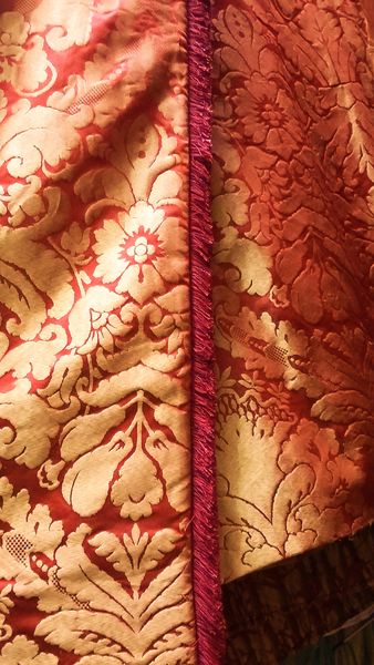 Red/Gold Silky Damask, Red Silk Interlined, Short Fringe